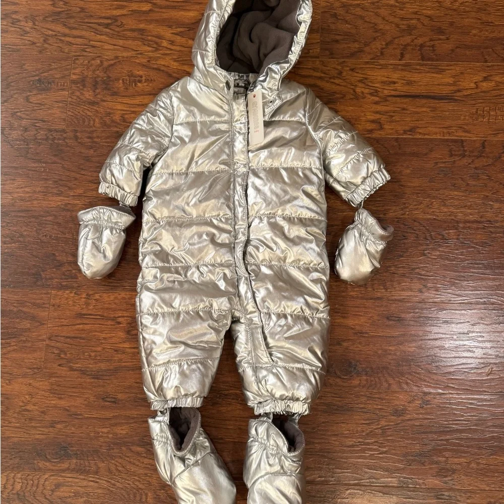 Gymboree Silver Puffer Snowsuit – Size 0-3 Months NWT